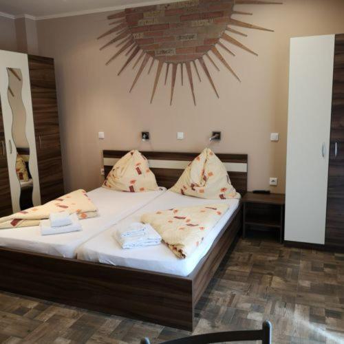 Bed and Breakfast Borostyan Panzio Balatonfuered Exterior foto