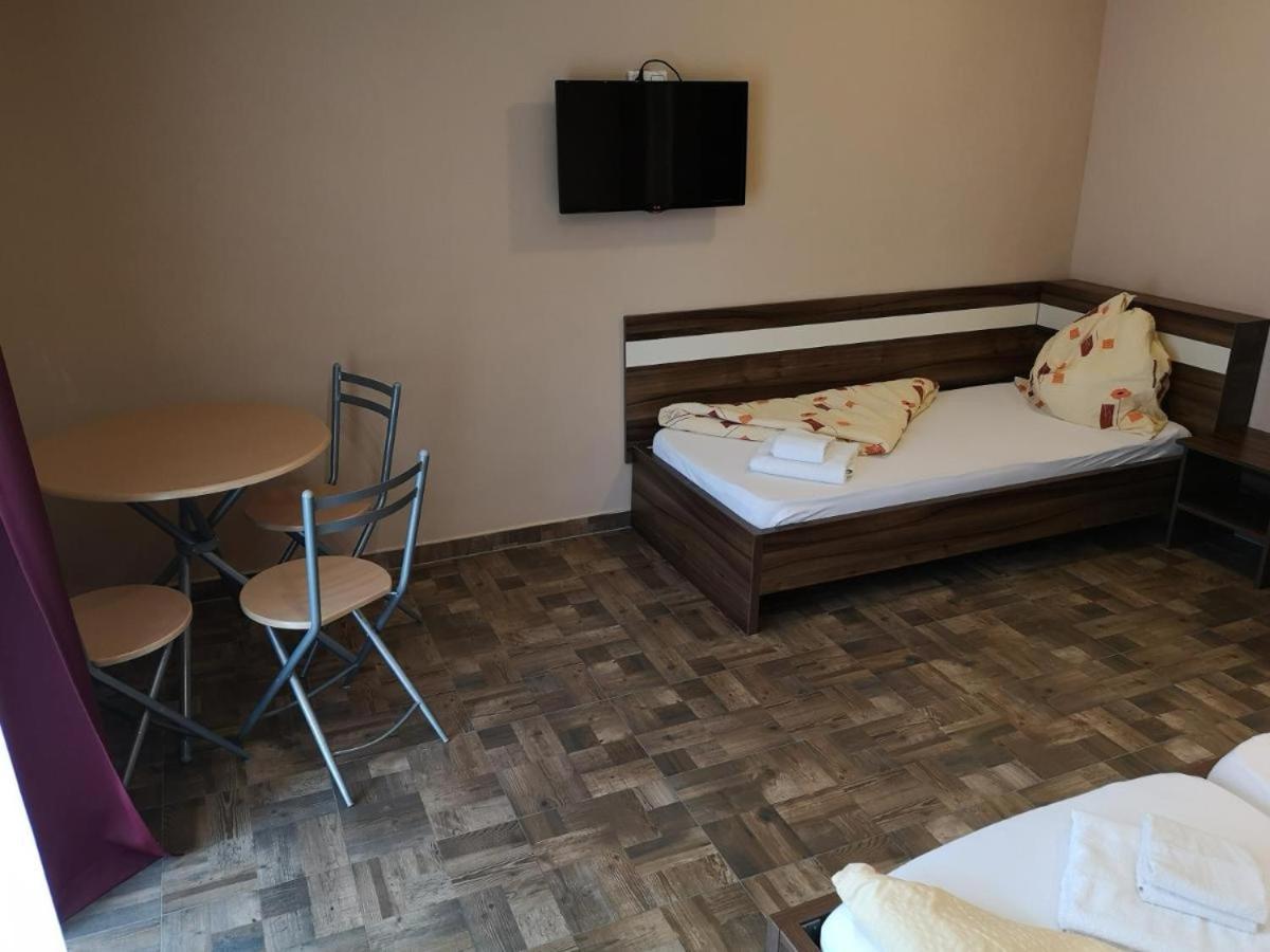 Bed and Breakfast Borostyan Panzio Balatonfuered Exterior foto