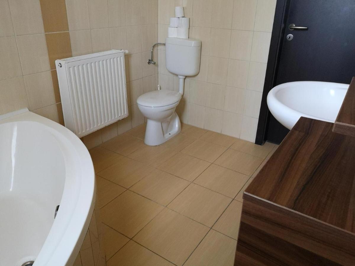 Bed and Breakfast Borostyan Panzio Balatonfuered Exterior foto
