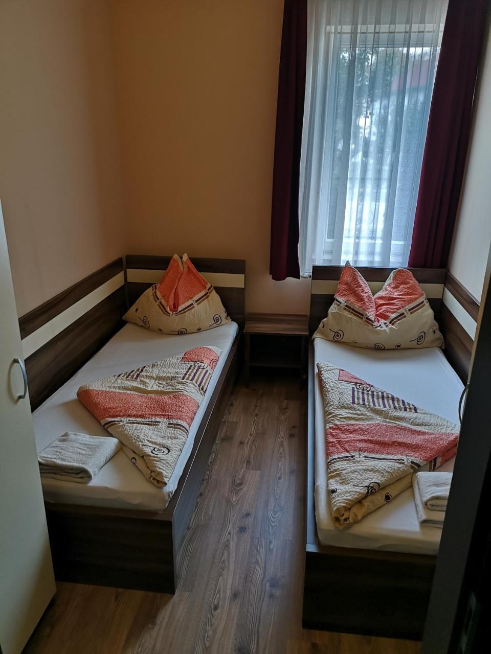 Bed and Breakfast Borostyan Panzio Balatonfuered Exterior foto