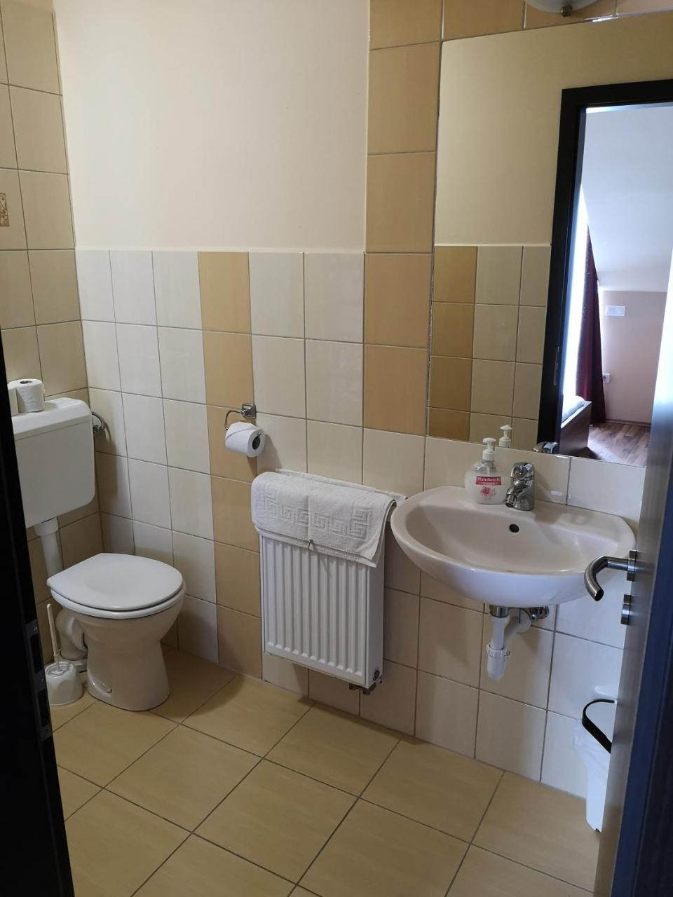 Bed and Breakfast Borostyan Panzio Balatonfuered Exterior foto