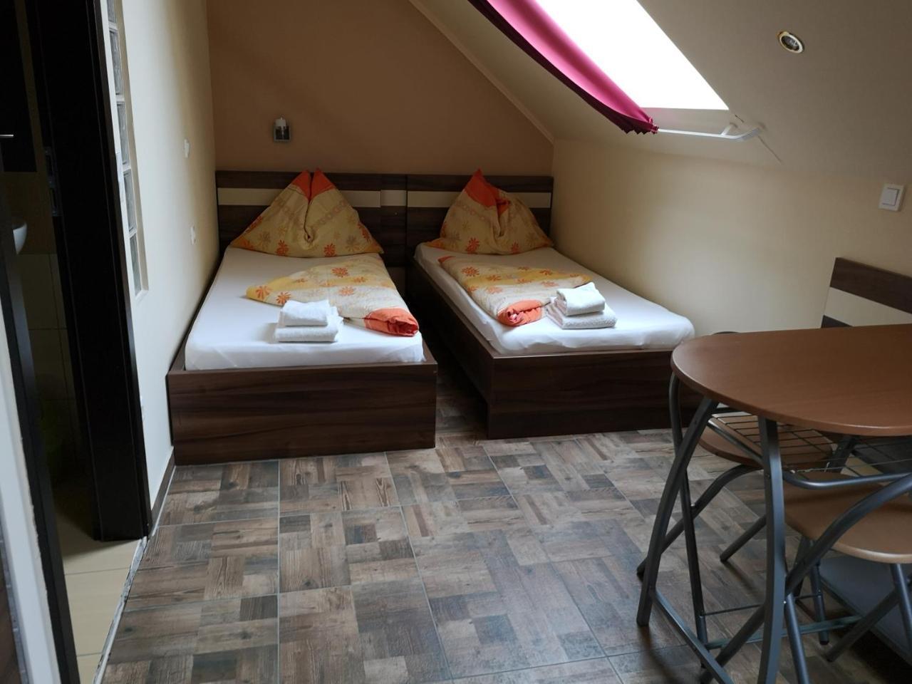 Bed and Breakfast Borostyan Panzio Balatonfuered Exterior foto